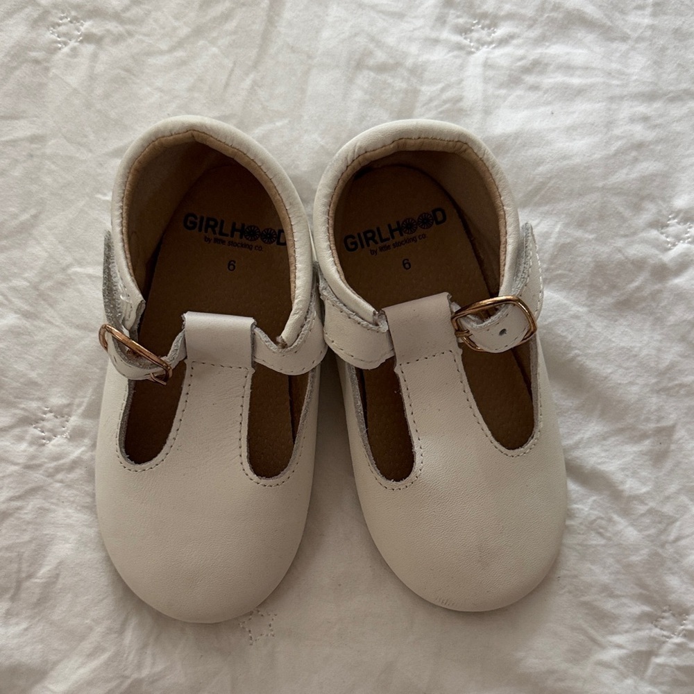 Girlhood White Kids Dress Shoes size 6